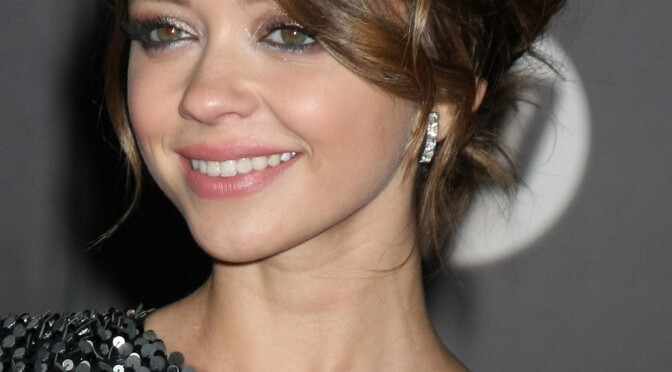 Sarah Hyland plastic surgery before and after