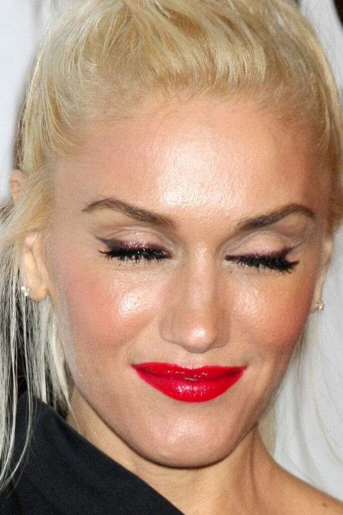 Gwen Stefani plastic surgery before and after