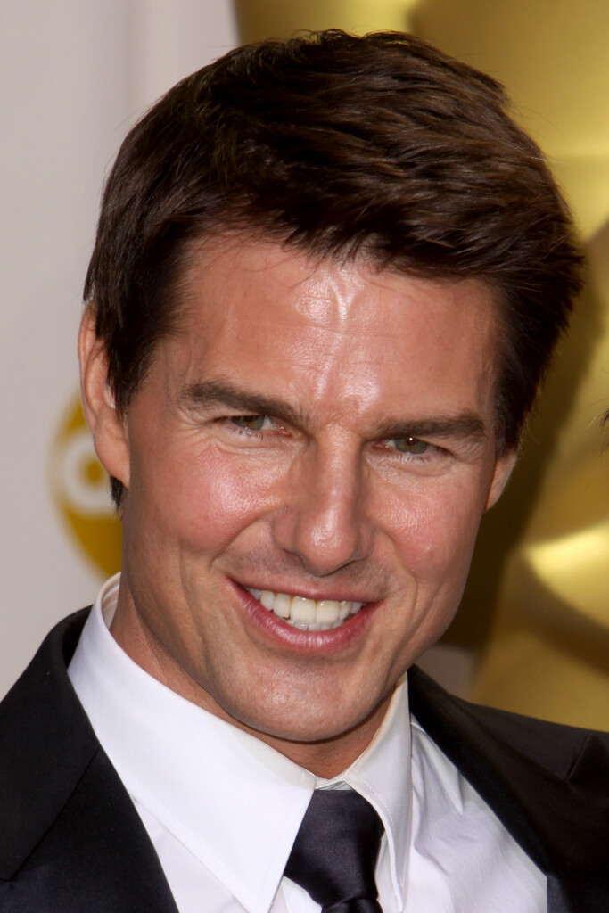 Tom Cruise PLASTIC SURGERY